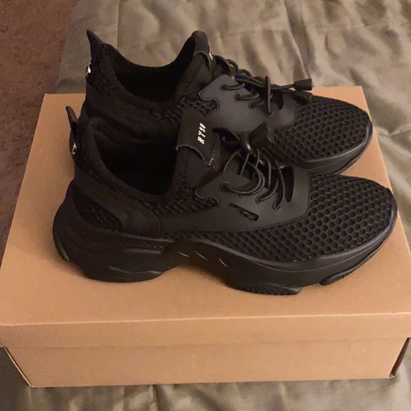Steve Madden sneakers size 7 PICK UP ONLY!!! - Picture 2 of 5